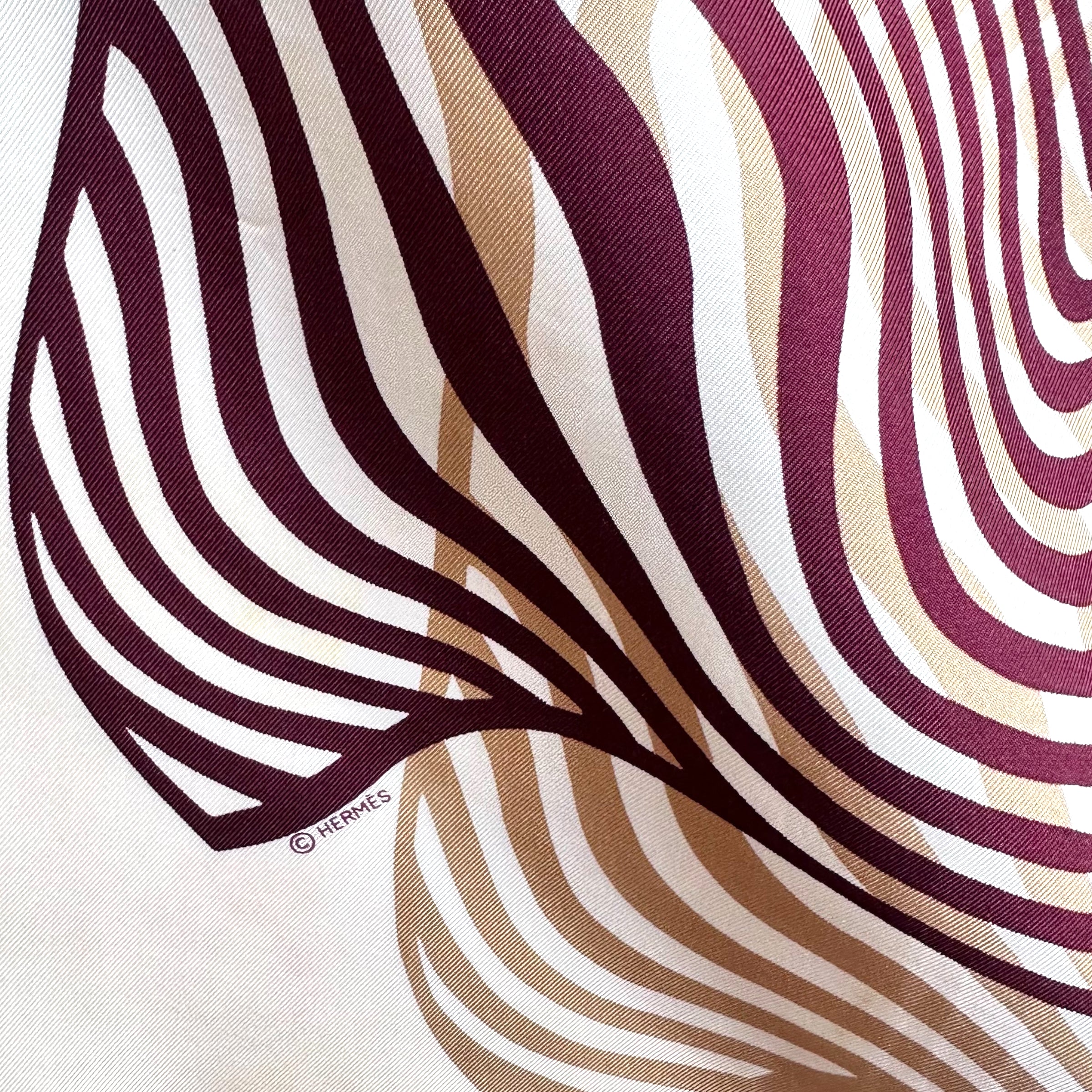 Waves of chic - HERMES SCARF 90 CM