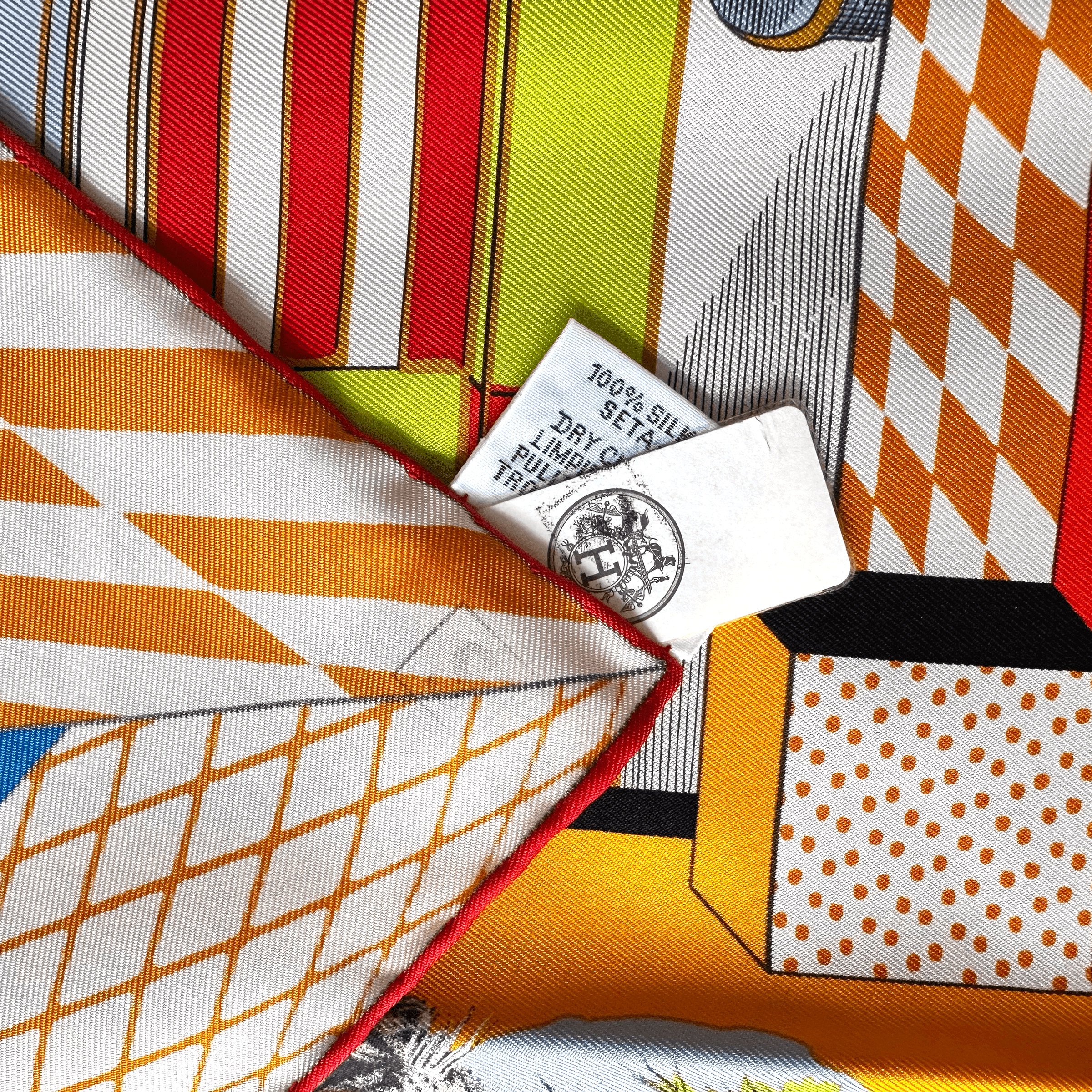 carre-foulard-hermes-grand-theatre-nouveau-rouge