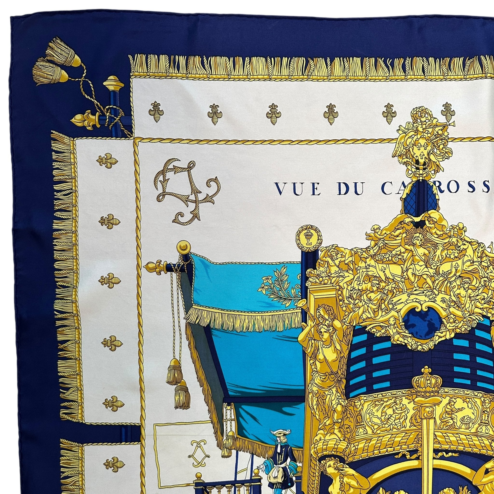 foulard carré hermès la réale bleu marine or sur fond blanc