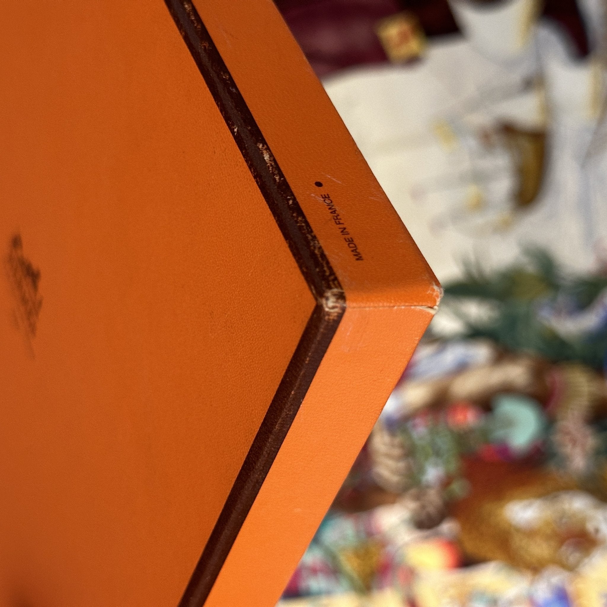 boite carre hermes orange pour foulard