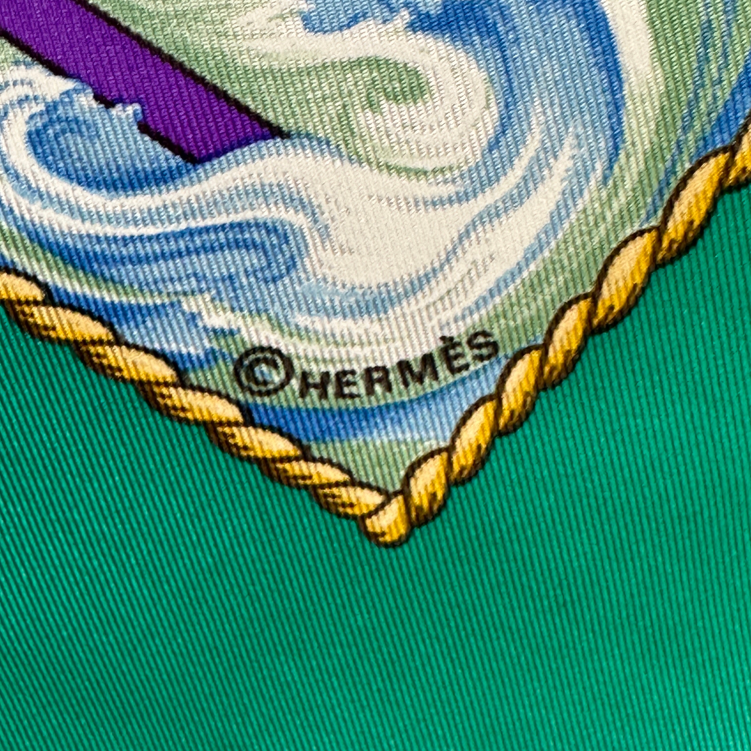 copyright-hermes-sur-le-foulard-hermes-vive-le-vent