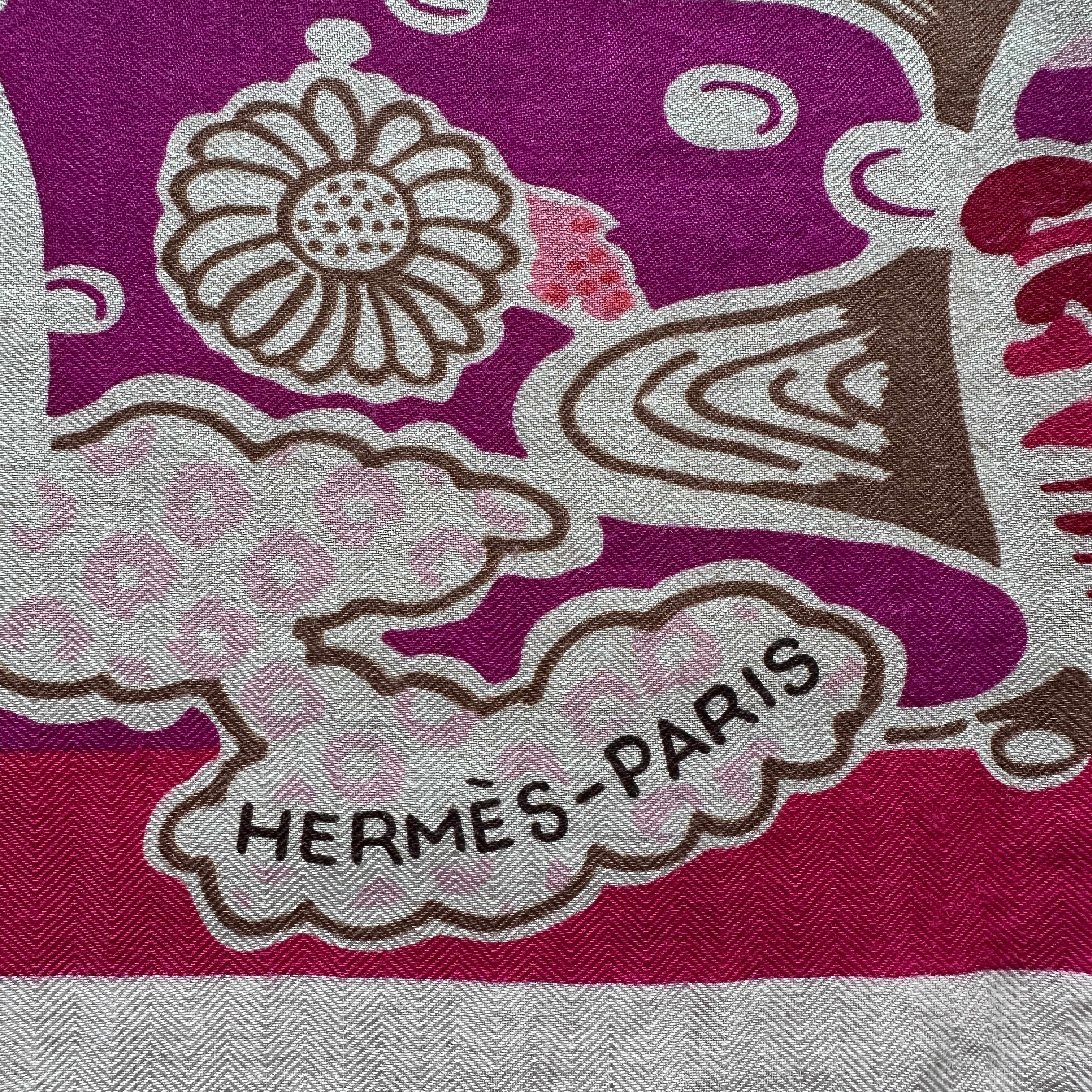 zoom sur la signature hermès paris dans le dessin