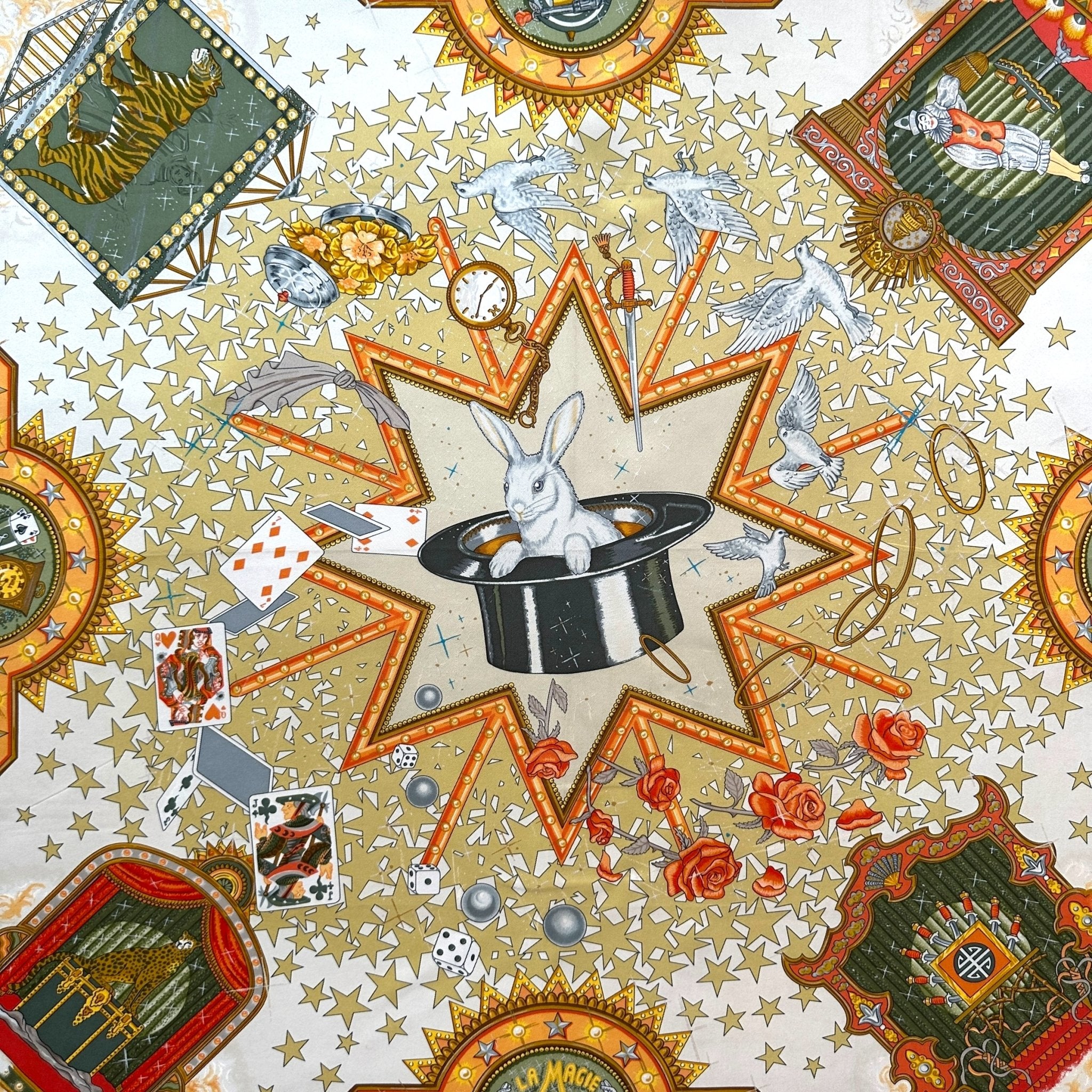 Zoom du dessin  centre du carré lapin blanc dans chapeau de magicien